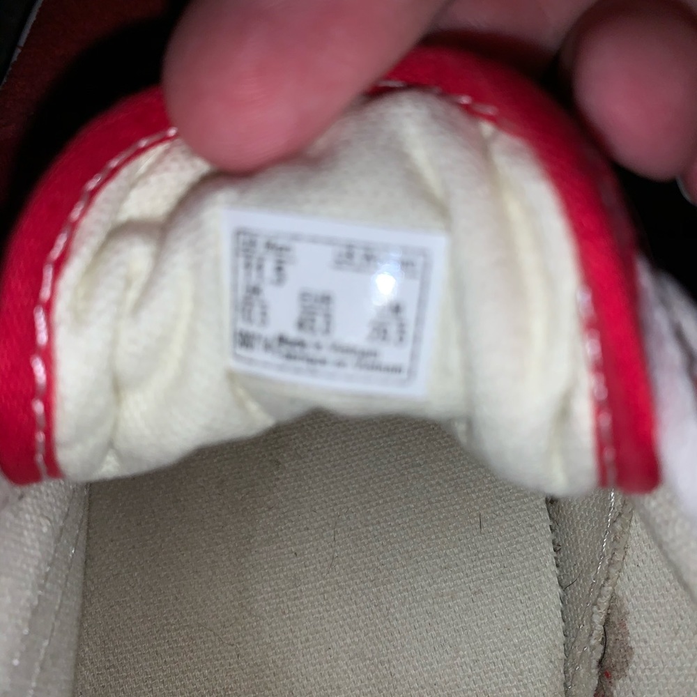 Red vans - Picture 3 of 3